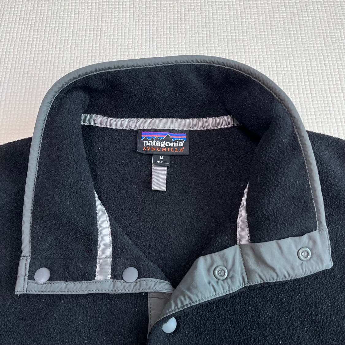 파타고니아 신칠라 블랙 포지그레이 상품이미지3