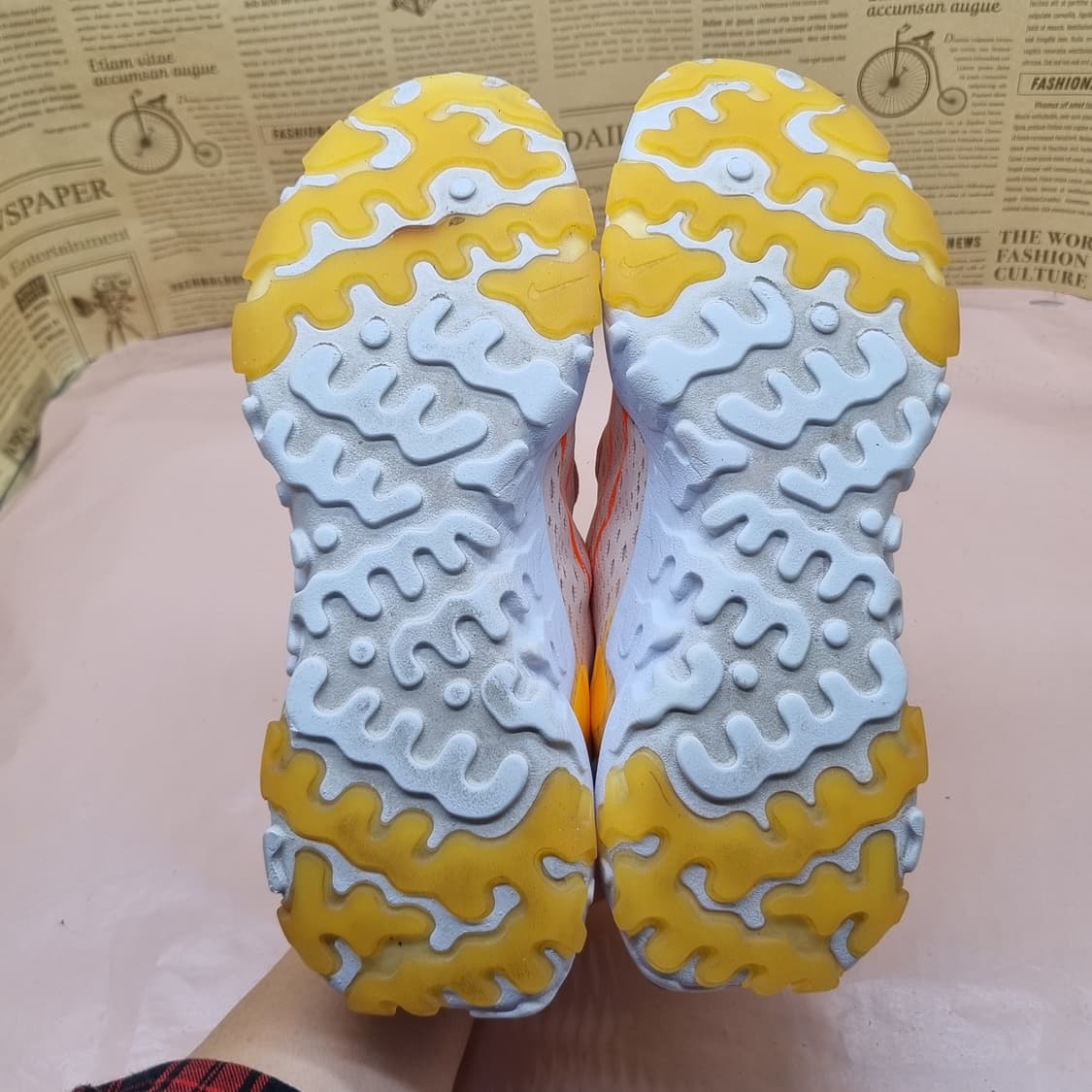 나이키 리액트 비젼 코랄 여성운동화245 상품이미지3