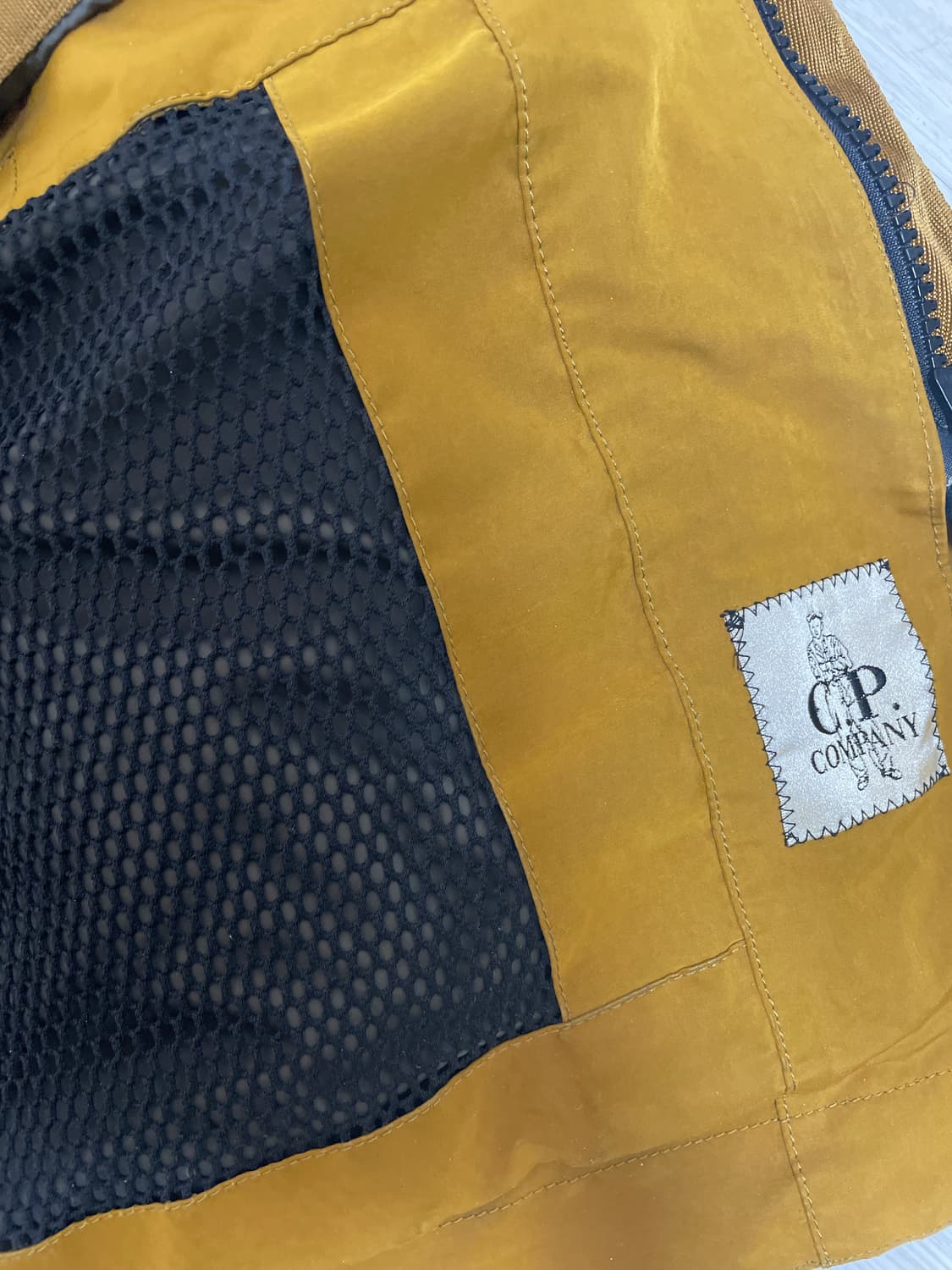 Cp컴퍼니 바람막이 상품이미지3