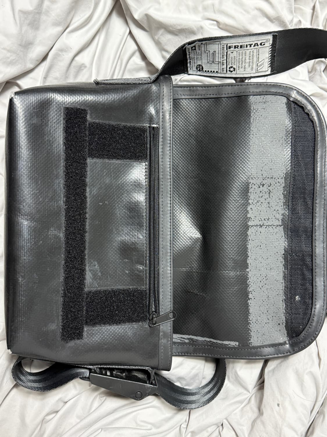 프라이탁 하와이 파이브 오 '리얼 올블랙' (내피까지 블랙) 민트택O 상품이미지2