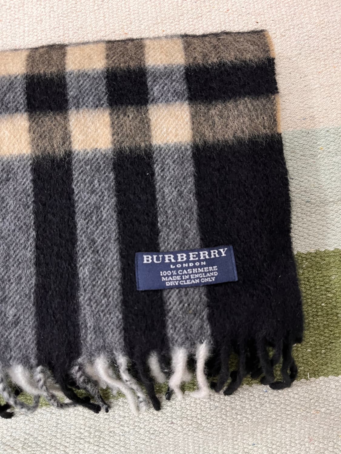 BURBERRY cashmere muffler 상품이미지3