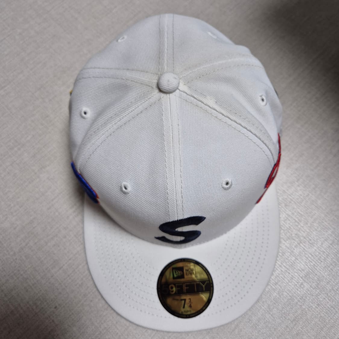 슈프림 멀티로고 s 뉴에라 스냅백 화이트 상품이미지7