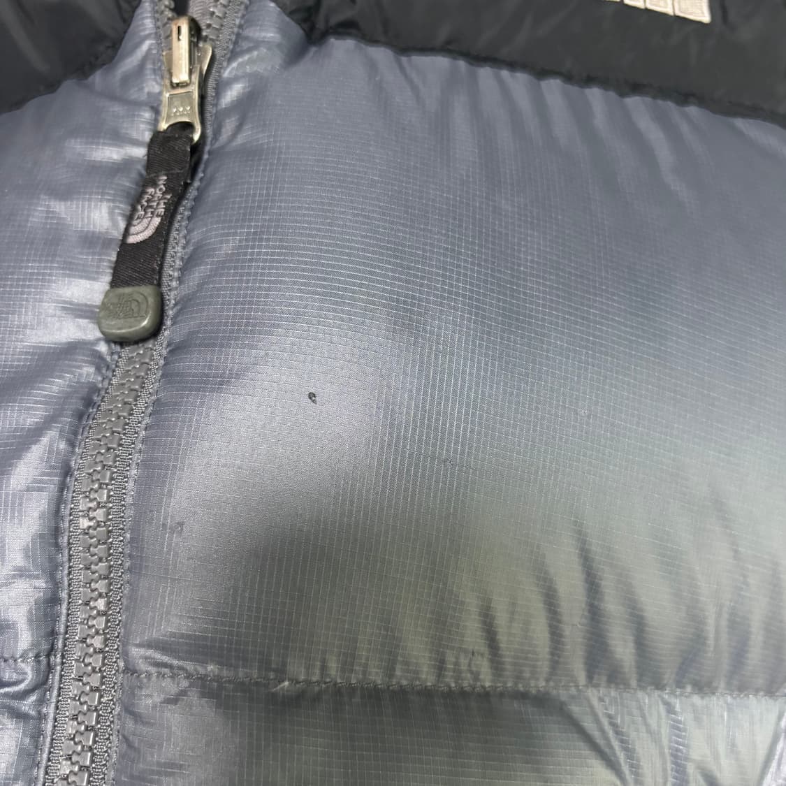 노스페이스 눕시 700 구스다운 패딩 조끼 그레이 상품이미지3