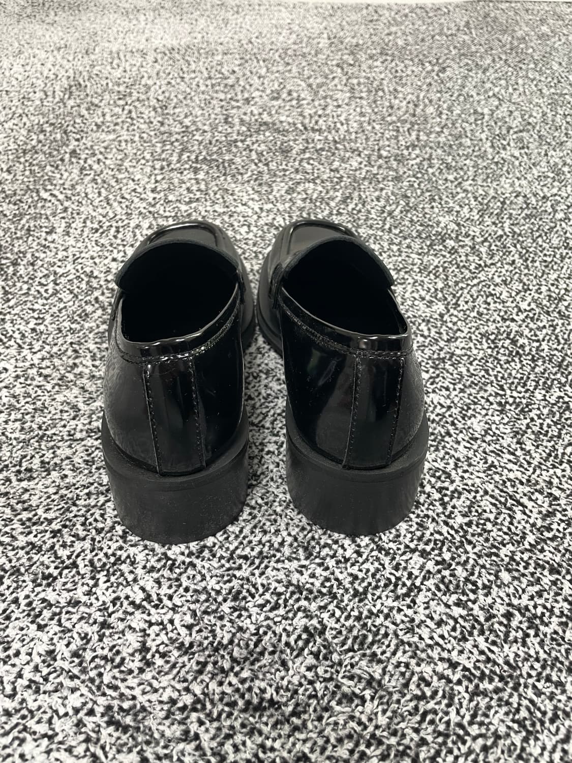 빈티지9. 써티포민 터커로퍼 유광블랙 카우레더 상품이미지3