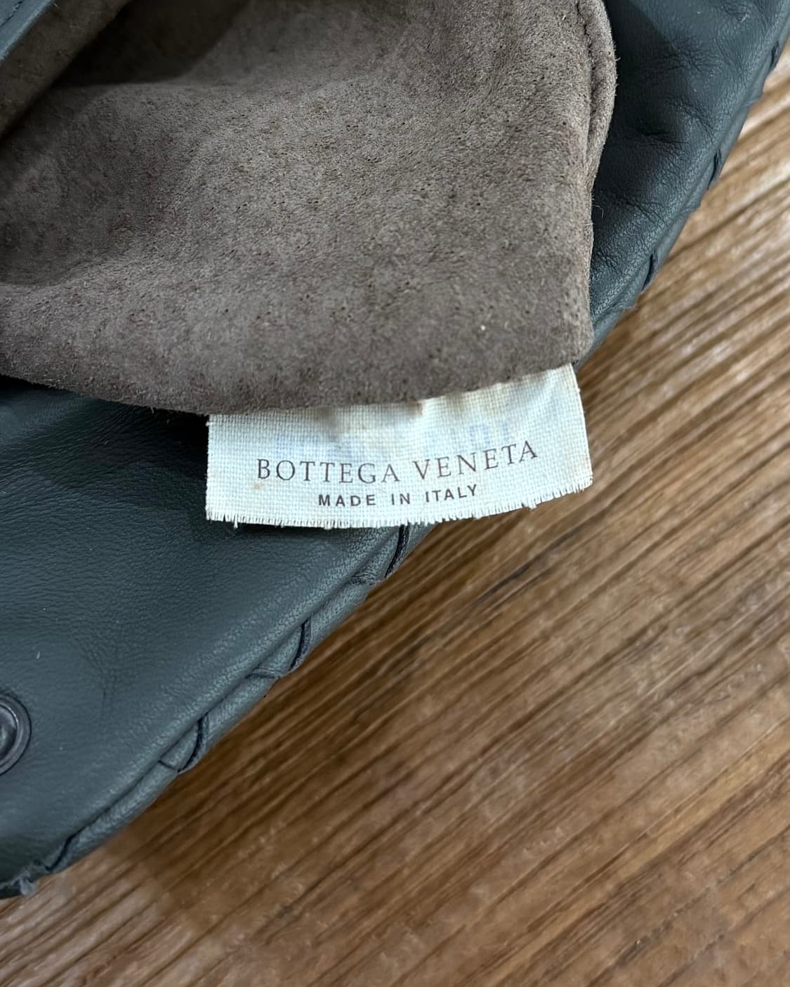 보테가 베네타 차콜 인트레치아토 나파 미니 체인 크로스백 상품이미지8