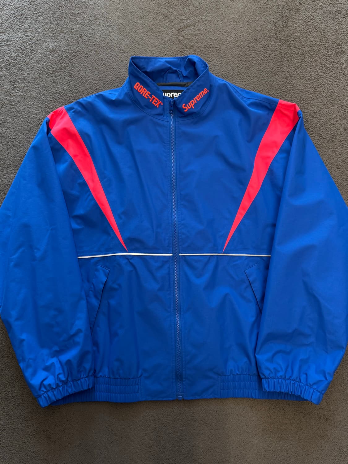 슈프림 고어텍스 바람막이 새상품급 처분  상품이미지1