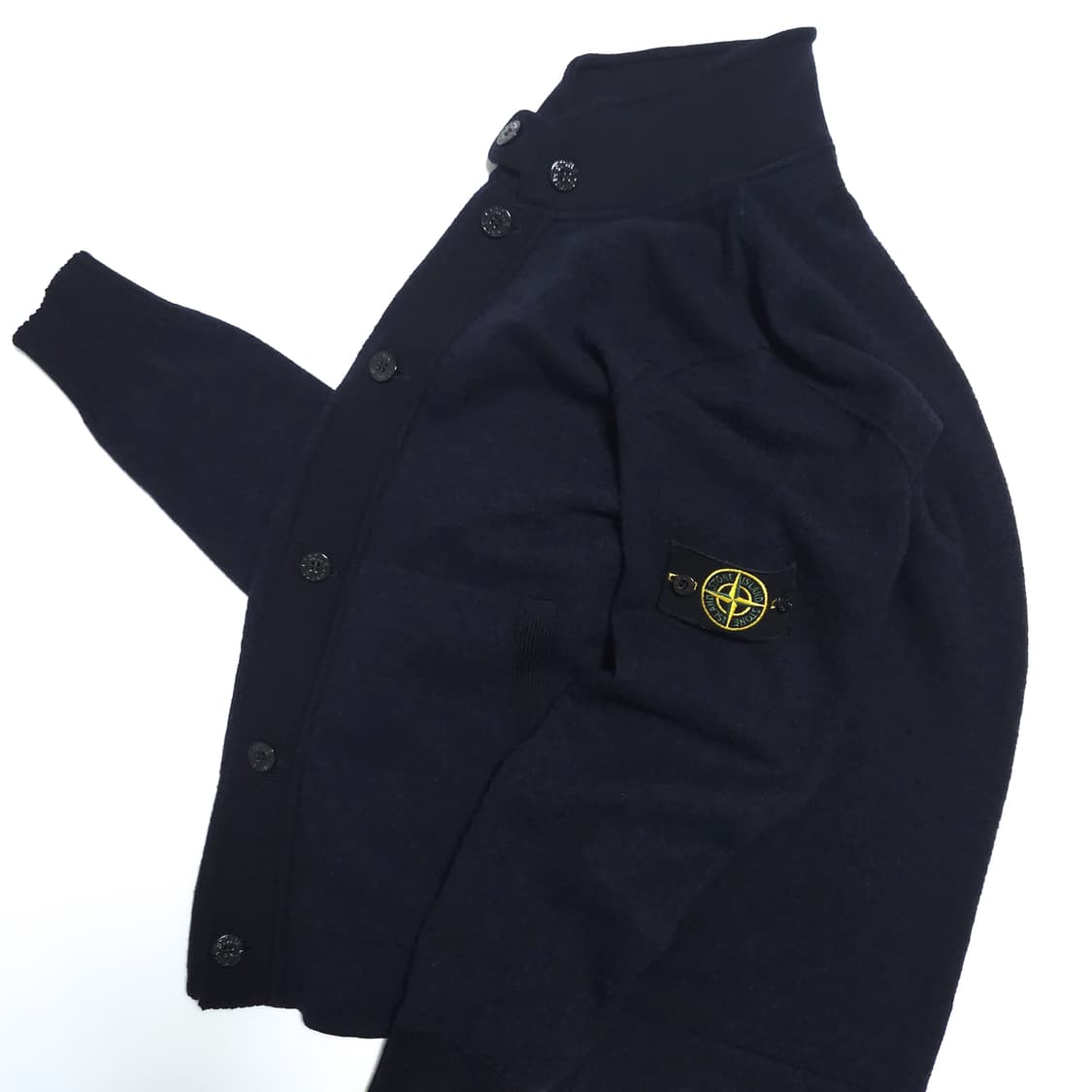 스톤아일랜드 와펜 패치 니트 가디건 네이비 상품이미지2