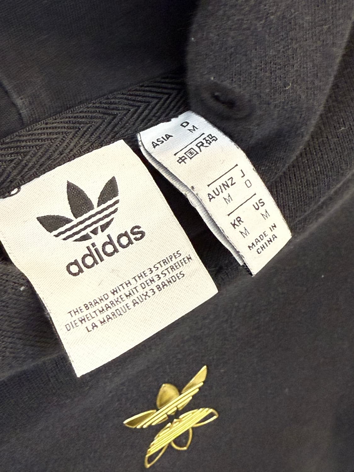 아디다스 금장로고 블랙 후드티 상품이미지2