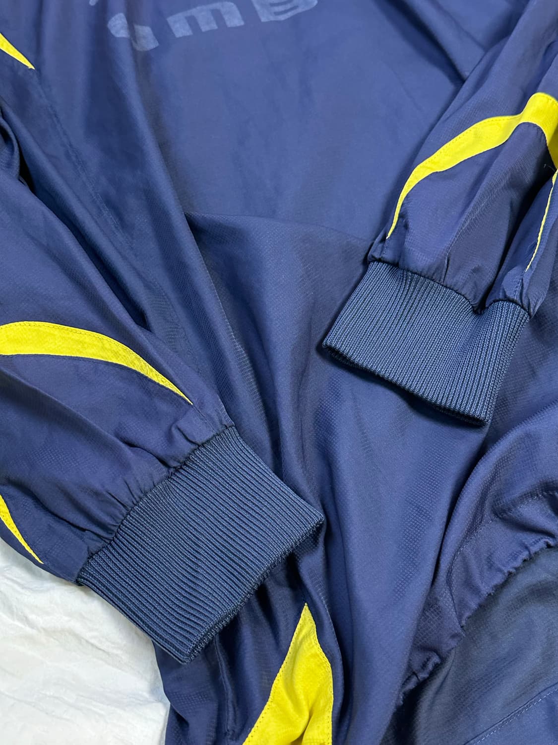 엄브로 빅로고 웜업 라지 상품이미지4