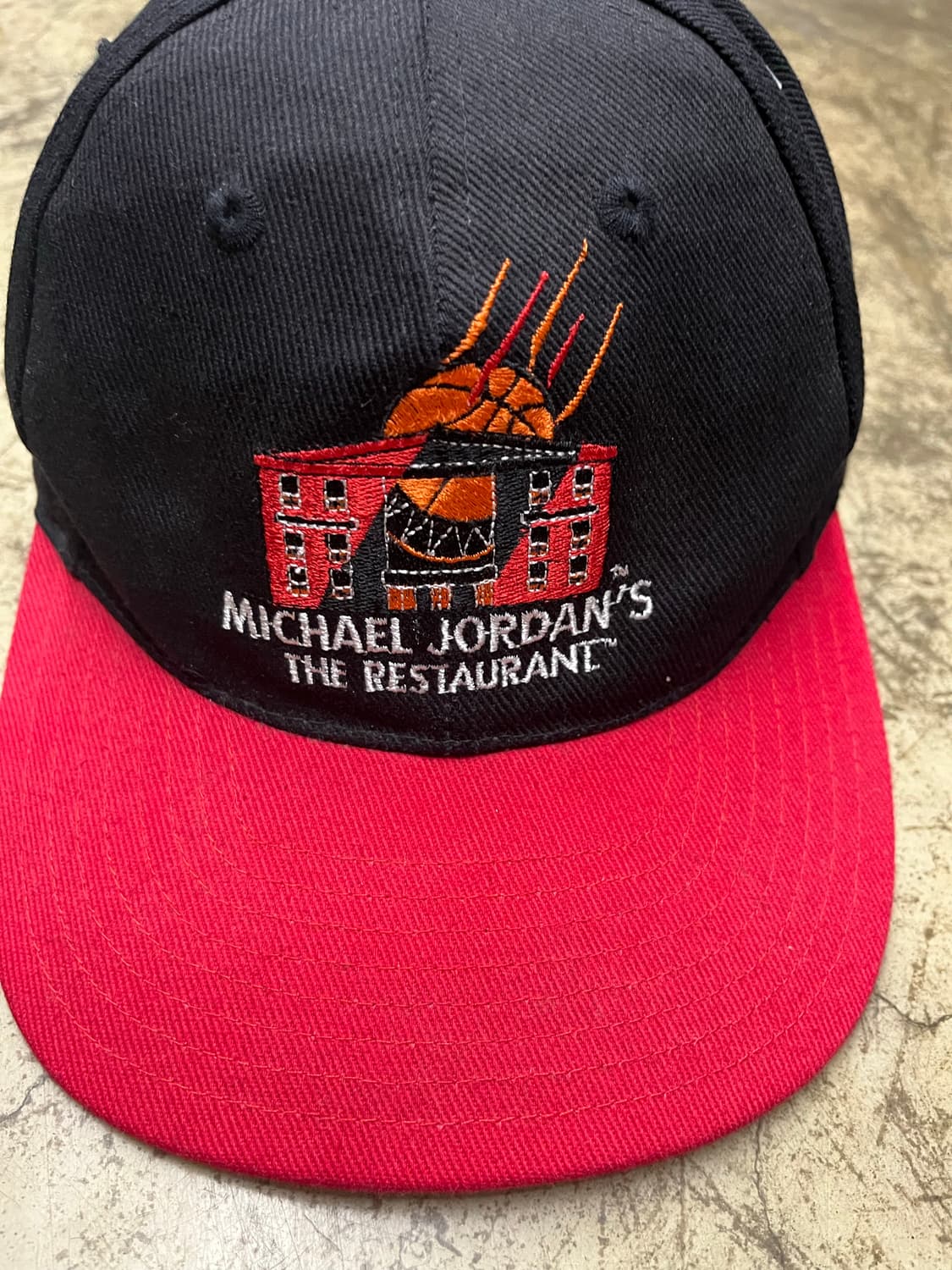 90s 마이클 조던 데드스탁 레스토랑 볼캡 블랙/레드 상품이미지2