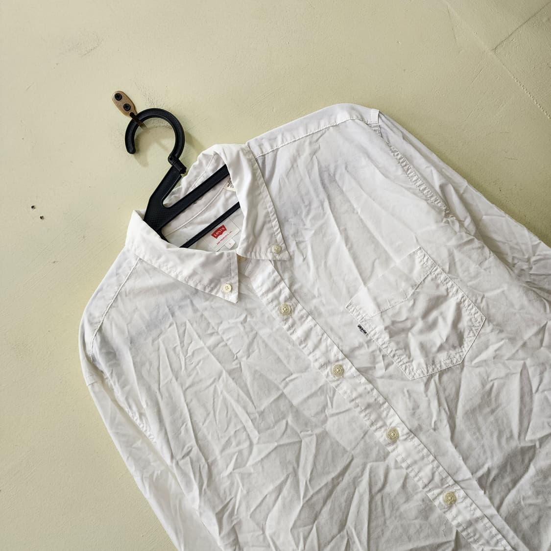 [100] Levi’s 화이트 버튼다운 셔츠 상품이미지2
