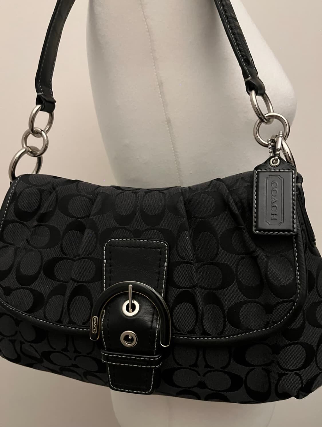 Coach All Black Basic Shoulder Bag 상품이미지3