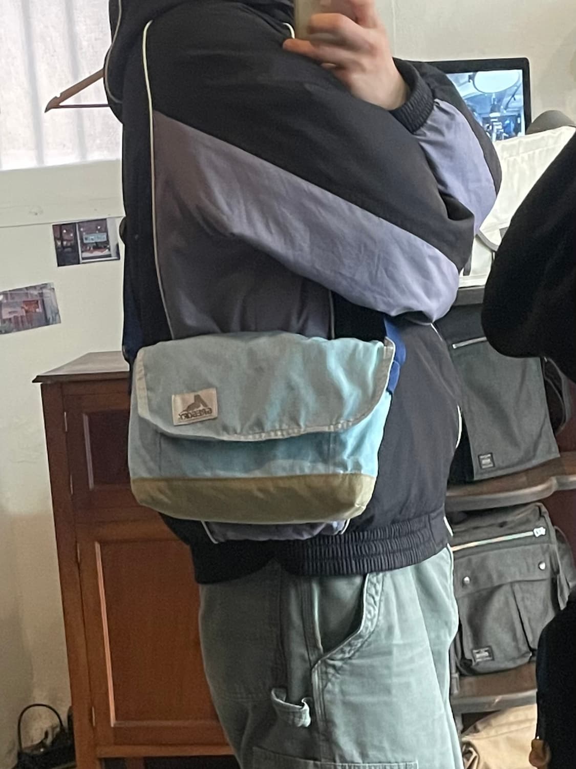 구형 그레고리 크로스백  상품이미지1