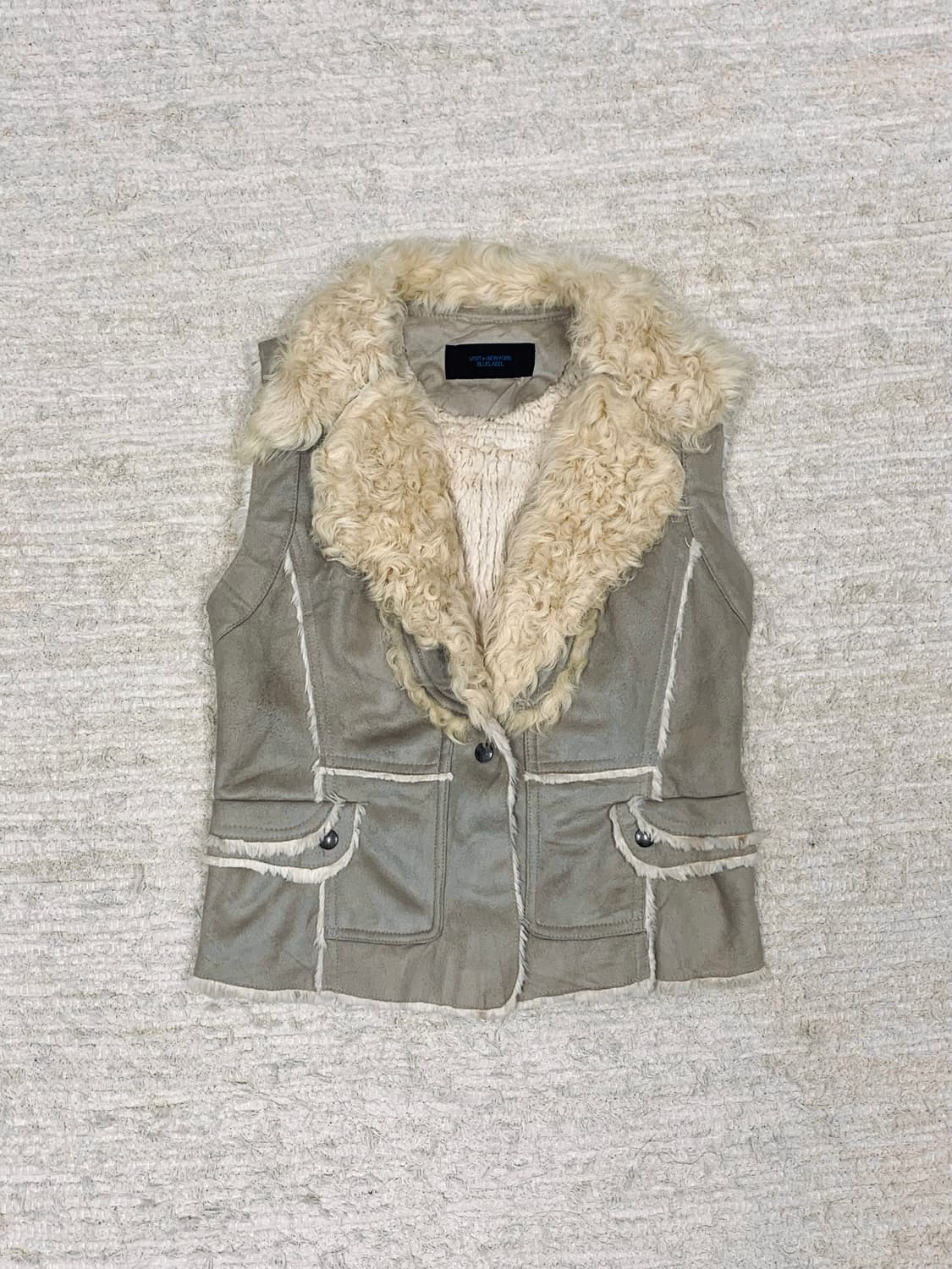 Muted Beige Mustang Vest 상품이미지1