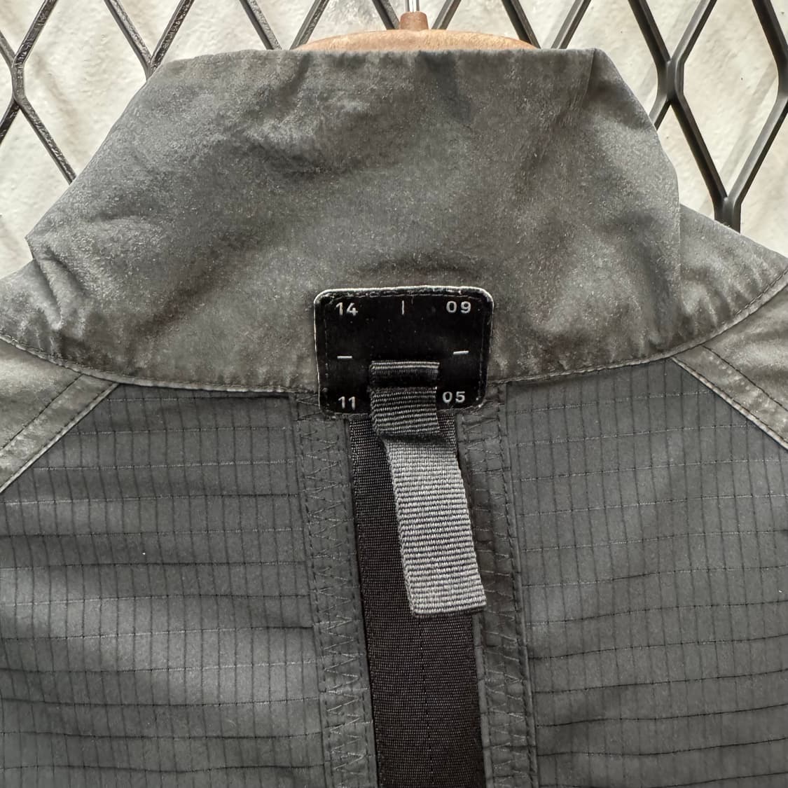 나이키 아노락 바람막이 전면 사선 비대칭 지퍼 포인트 블랙 상품이미지5