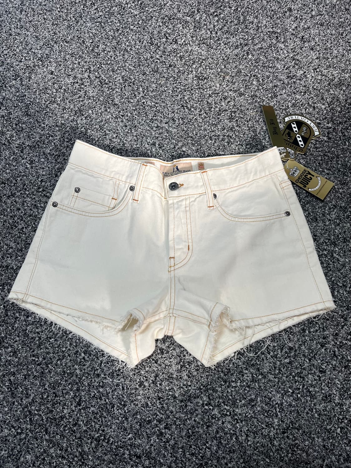 쥬시꾸뛰르 화이트 데님 반바지 26 상품이미지1