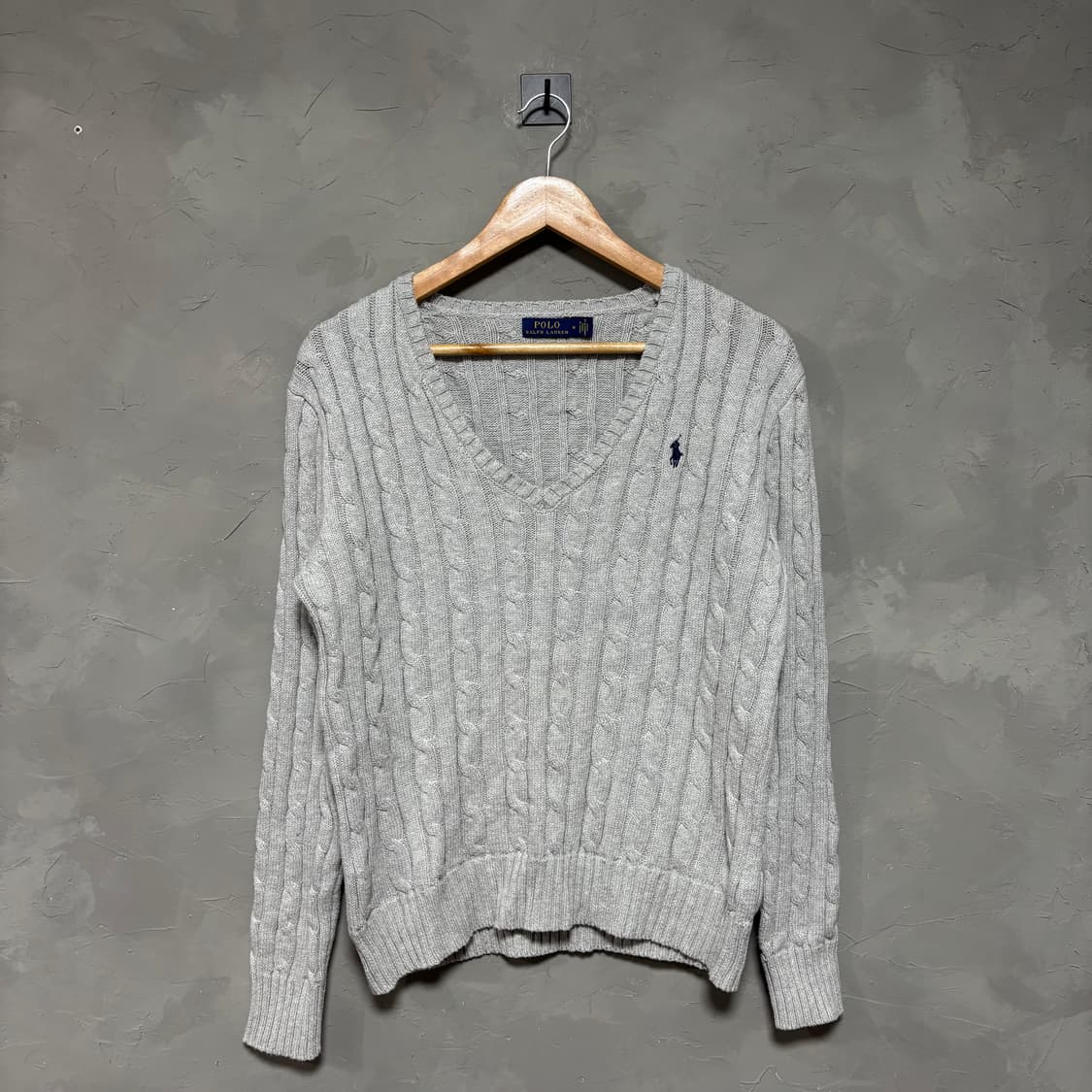 폴로 랄프로렌 신형 꽈배기 브이넥 니트 라이트 그레이 상품이미지1