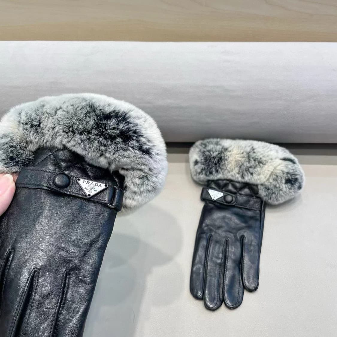 프라다 장갑 여성 기모
 상품이미지4