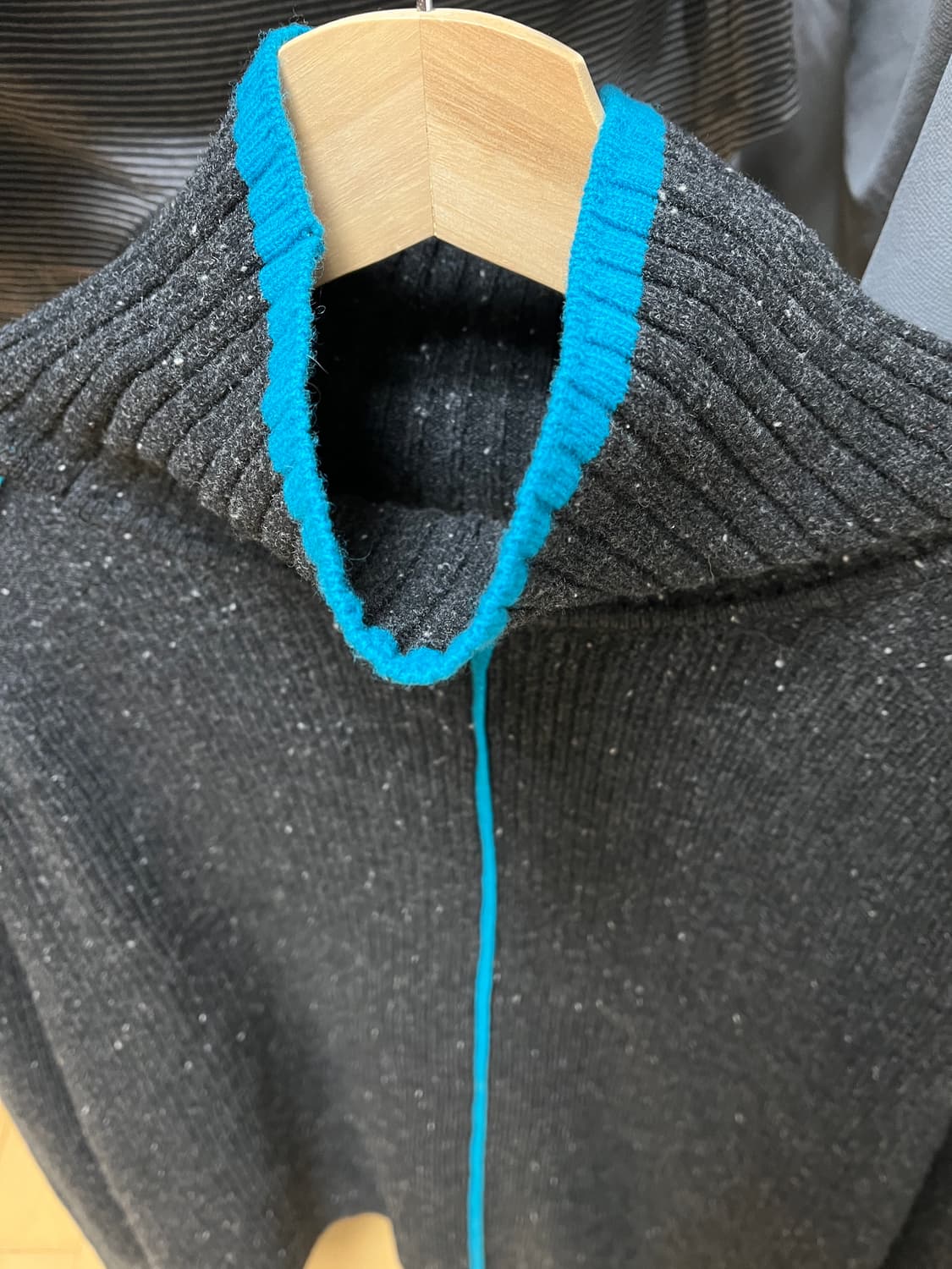 유나이티드에로우즈 여성니트 상태최상 상품이미지3