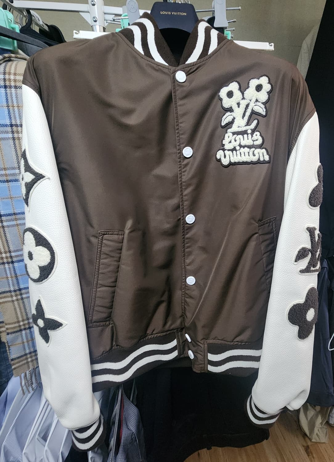 루이비통 엠브로이더드 바시티 자켓 상품이미지3