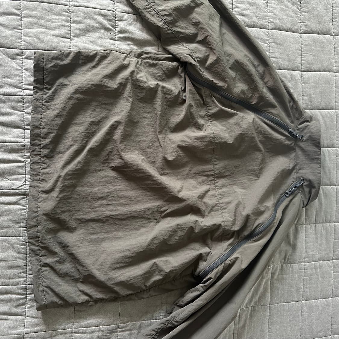 산산기어 슬래시 지퍼 자켓 브라운 - 24SS 상품이미지2