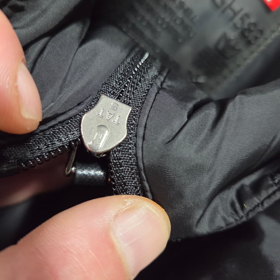 프라다 트라이앵글 패딩 상품이미지7