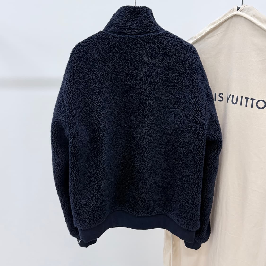 [S급/XL] 25FW 루이비통 레더패치 플리스 블루종 자켓 상품이미지6