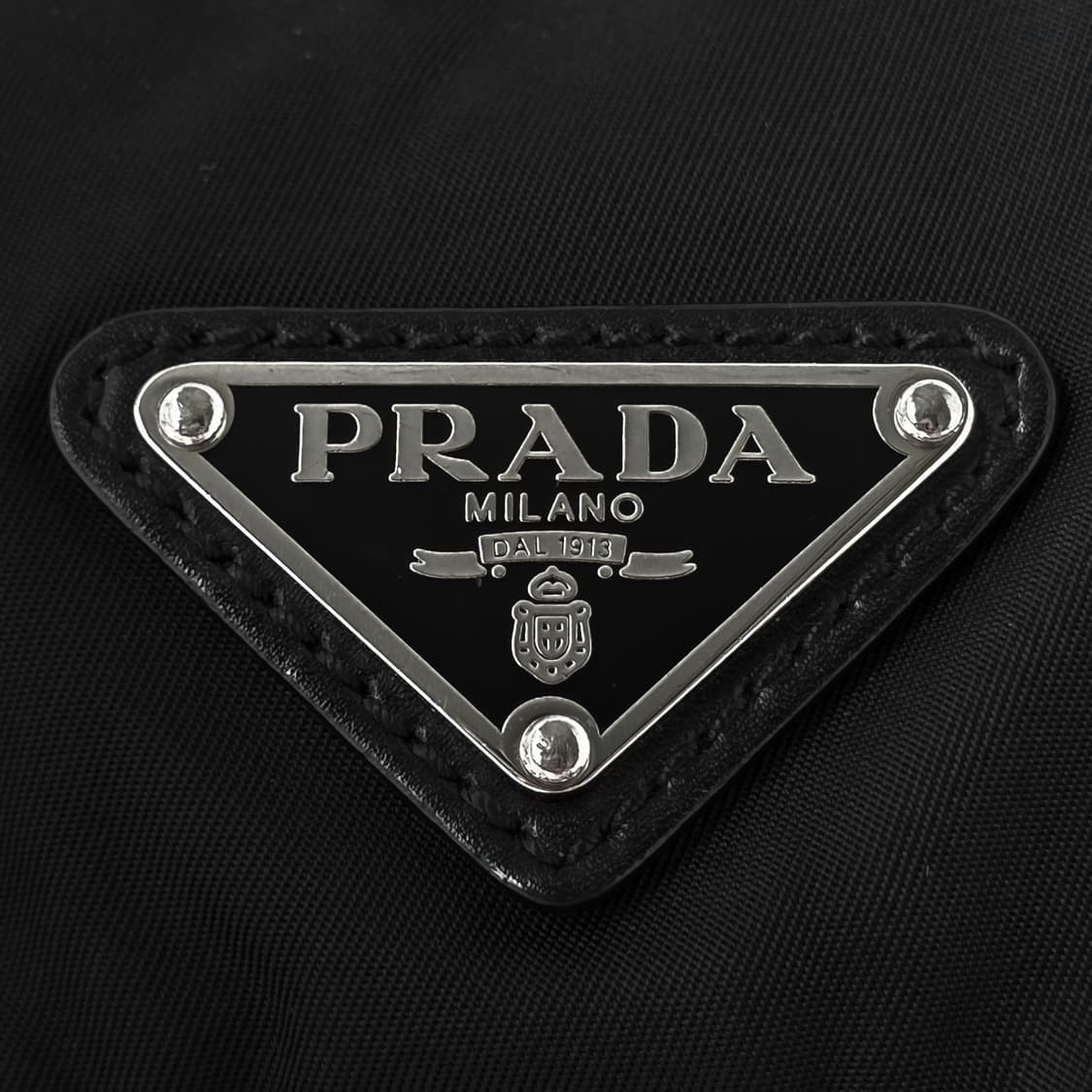 [정품 PRADA] 프라다 폴딩 투지퍼 나일론 크로스백 남녀공용 상품이미지2