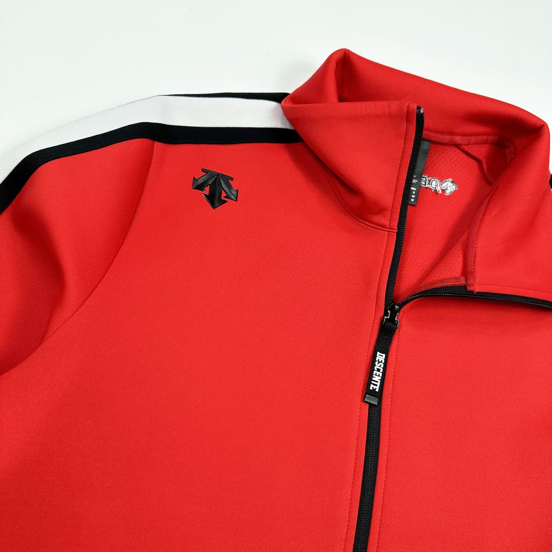 데상트 트레이닝 레드 트랙탑 져지 (M) 상품이미지3