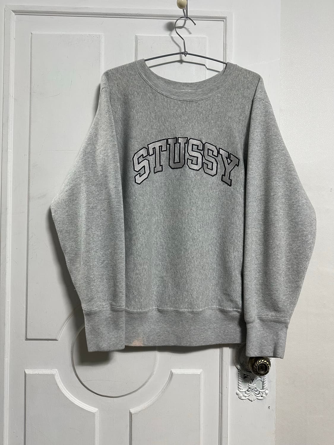 스투시 챔피온 리버스위브 맨투맨 상품이미지1