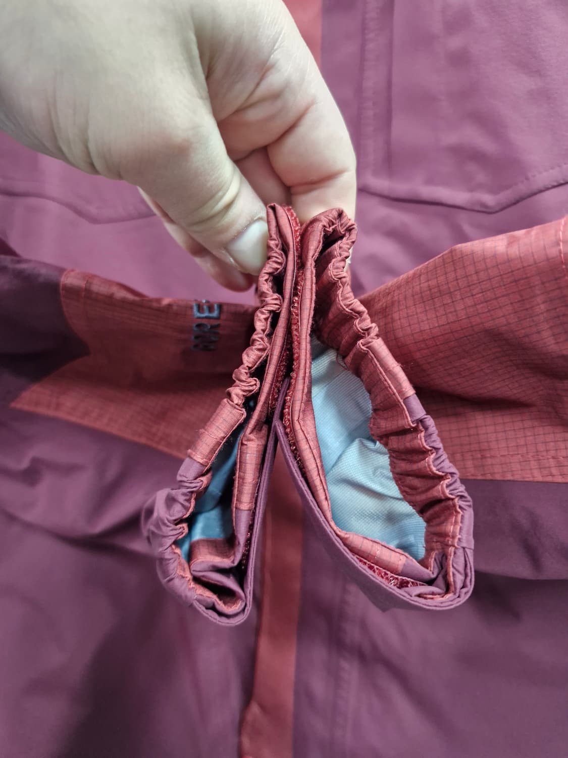 100L 블랙야크 저스트 고어텍스 후드 자켓. 상품이미지4