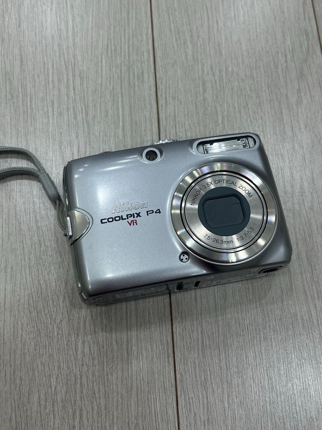 쿨픽스 P4 상품이미지1