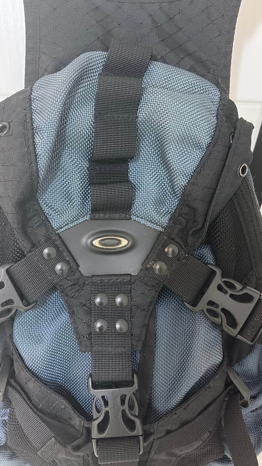 오클리 아이콘 미니백팩 상품이미지2