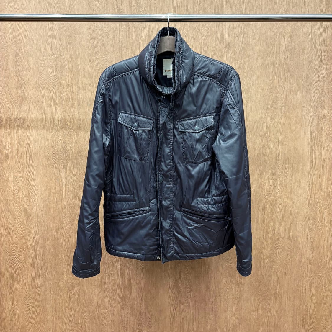 디젤 하이넥 퀄팅 패딩 자켓 워크 웨어 스탠드 카라 스티치 디테일 차콜 상품이미지2