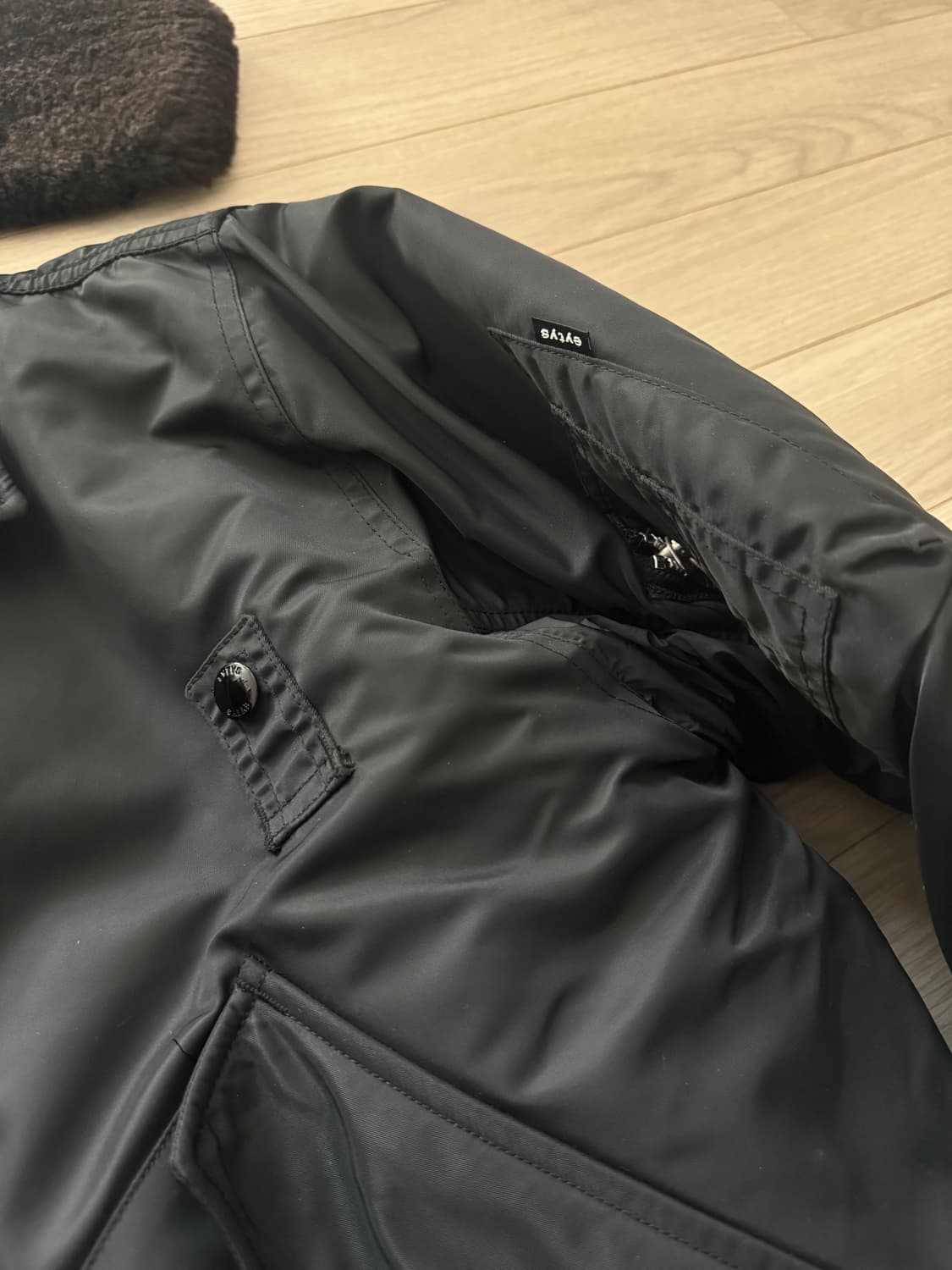 이티스 블랙 봄버 자켓 상품이미지5