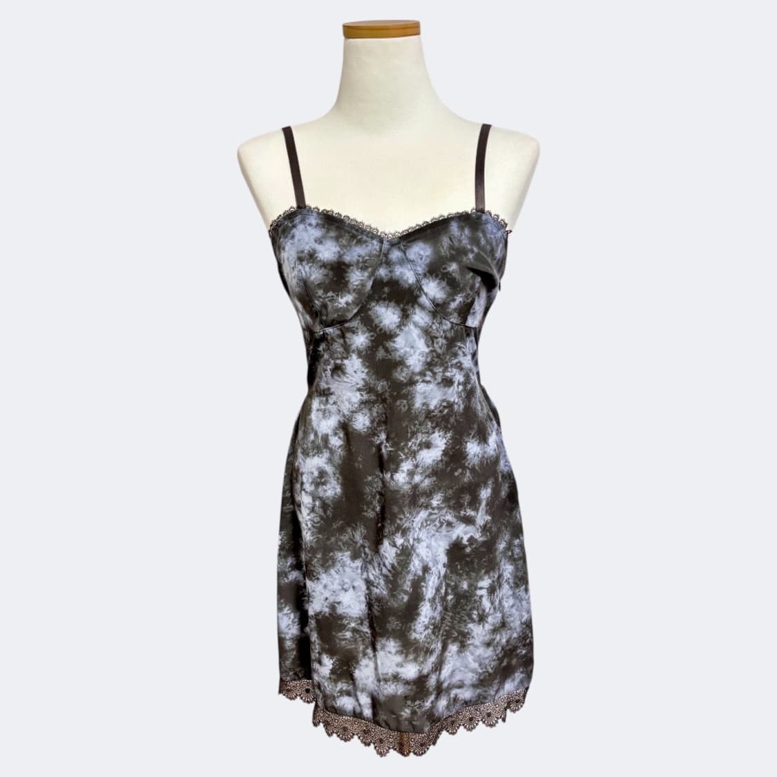 러닝하이 레이스 포인트 타이다이 미니 원피스 블루 차콜 상품이미지2