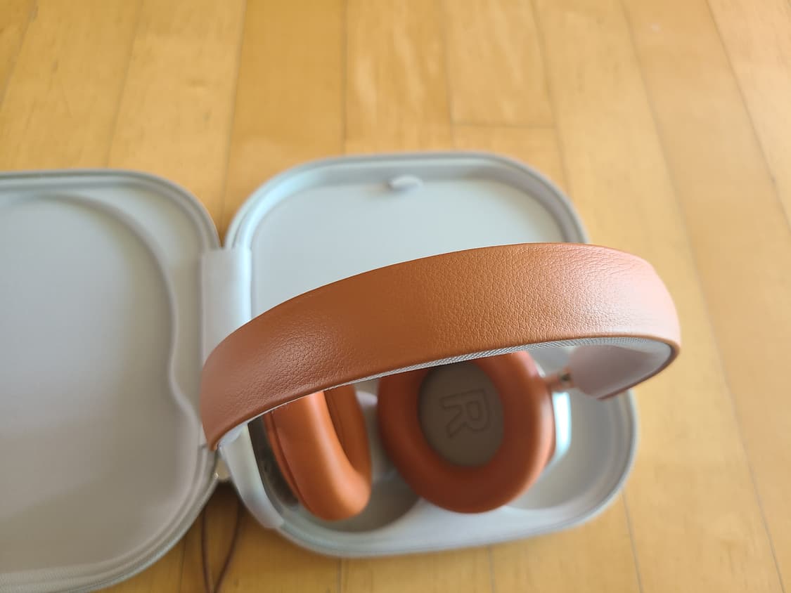 뱅앤올룹슨 Beoplay HX 팀버 무선 헤드폰 상품이미지4