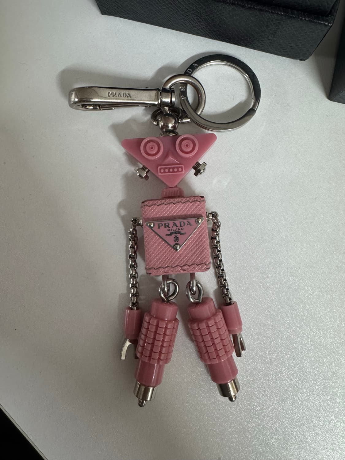 프라다 로봇키링 핑크 풀박스(백회점구매) 상품이미지2