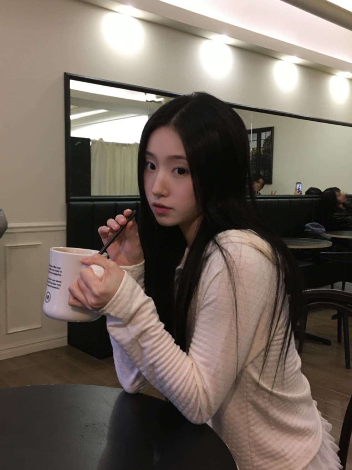 데이빈 펀칭 자가드 후드 + 홀터 나시 탑 상품이미지7