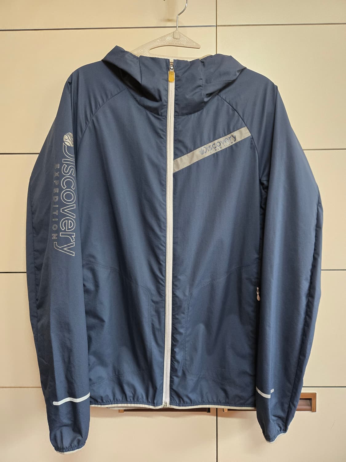 디스커버리 남성 홀겹 바람막이 점퍼(100사이즈) 상품이미지1
