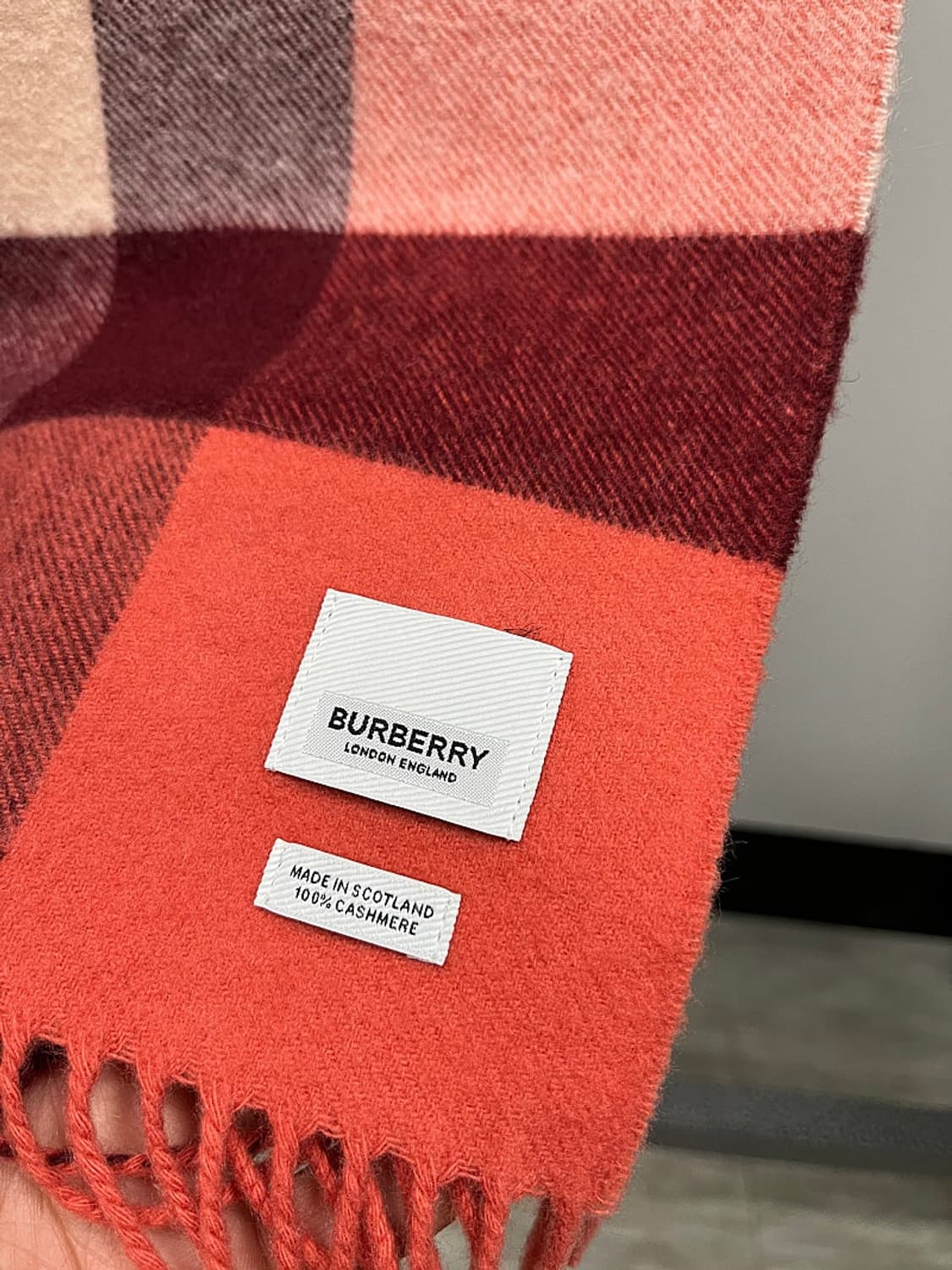 버버리 신형 캐시미어100% 머플러  상품이미지4