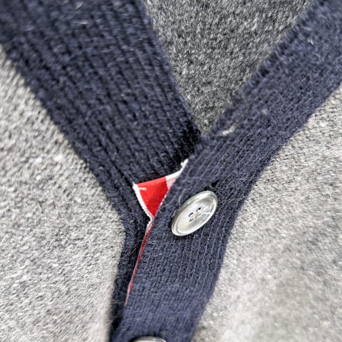 (A+/5) / 톰브라운 도니골저지 사선완장 그레이 가디건 상품이미지2