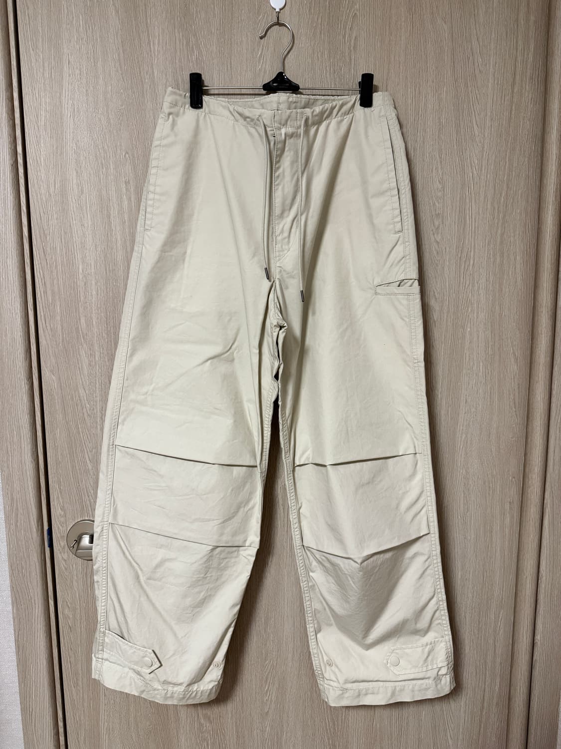 유니클로u 와이드핏 파라슈트 팬츠 xs 22ss 초판 상품이미지2