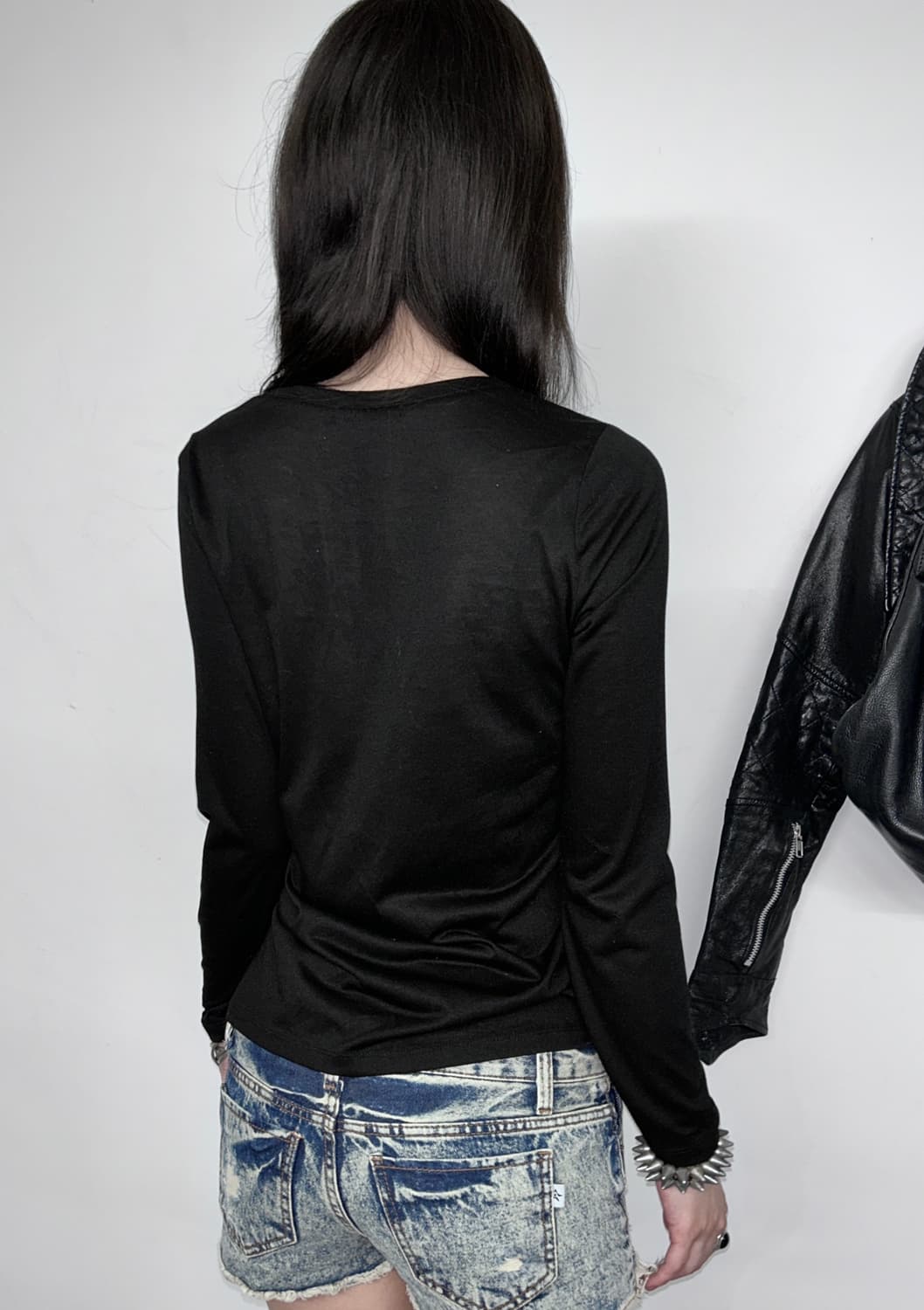 Olivia Lauren 핫픽스 로고 슬림 롱 슬리브 상품이미지2