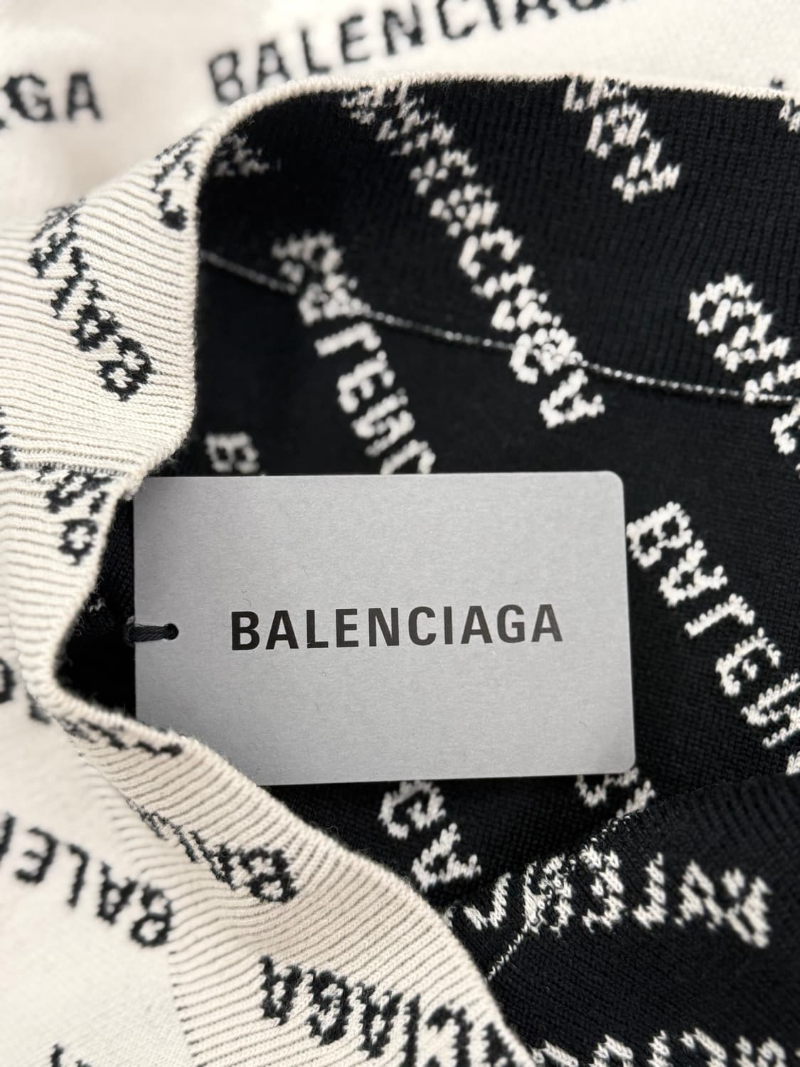 발렌시아가 로고 니트 상품이미지5