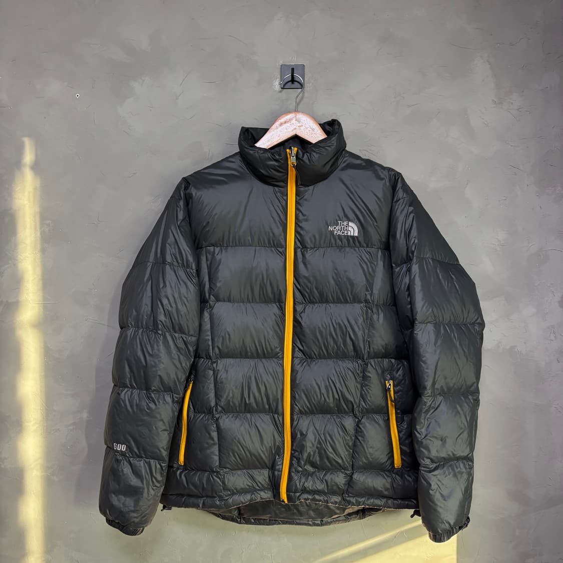 노스페이스 600 구스다운 경량패딩 그레이 상품이미지1