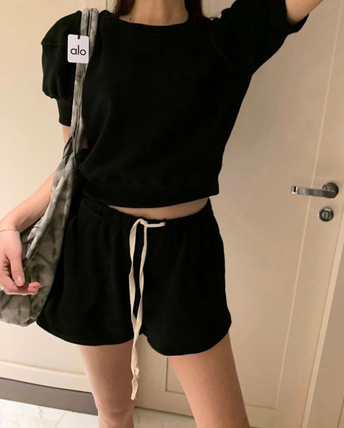 (새상품) 포스터 코스모 퍼프 맨투맨 상품이미지2