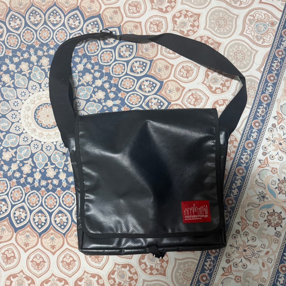 클래식 맨하탄포티지 크로스백 상품이미지1