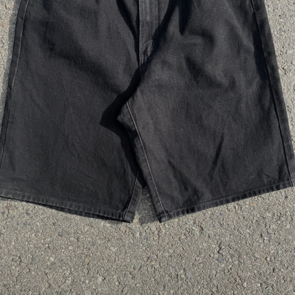 90s 게스 로고 가먼츠 흑청 데님 반바지 상품이미지4