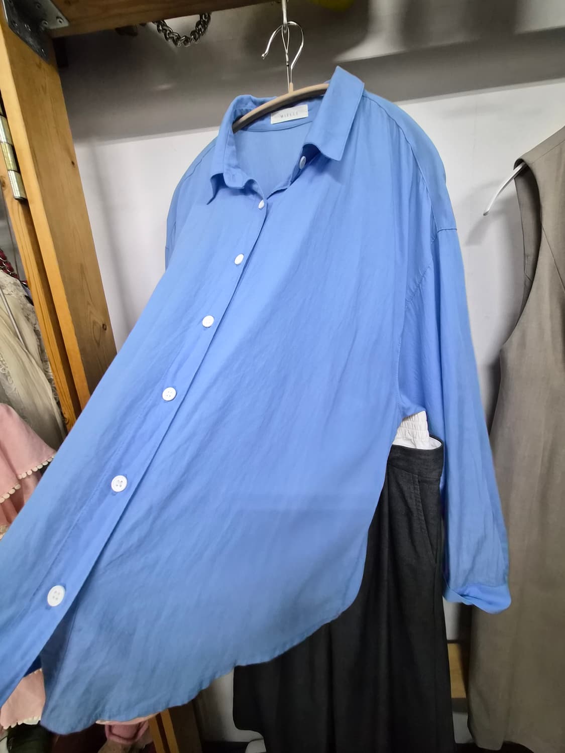 블루 루즈핏셔츠. 미드나잇무브 핀턱 와이드팬츠 상품이미지4